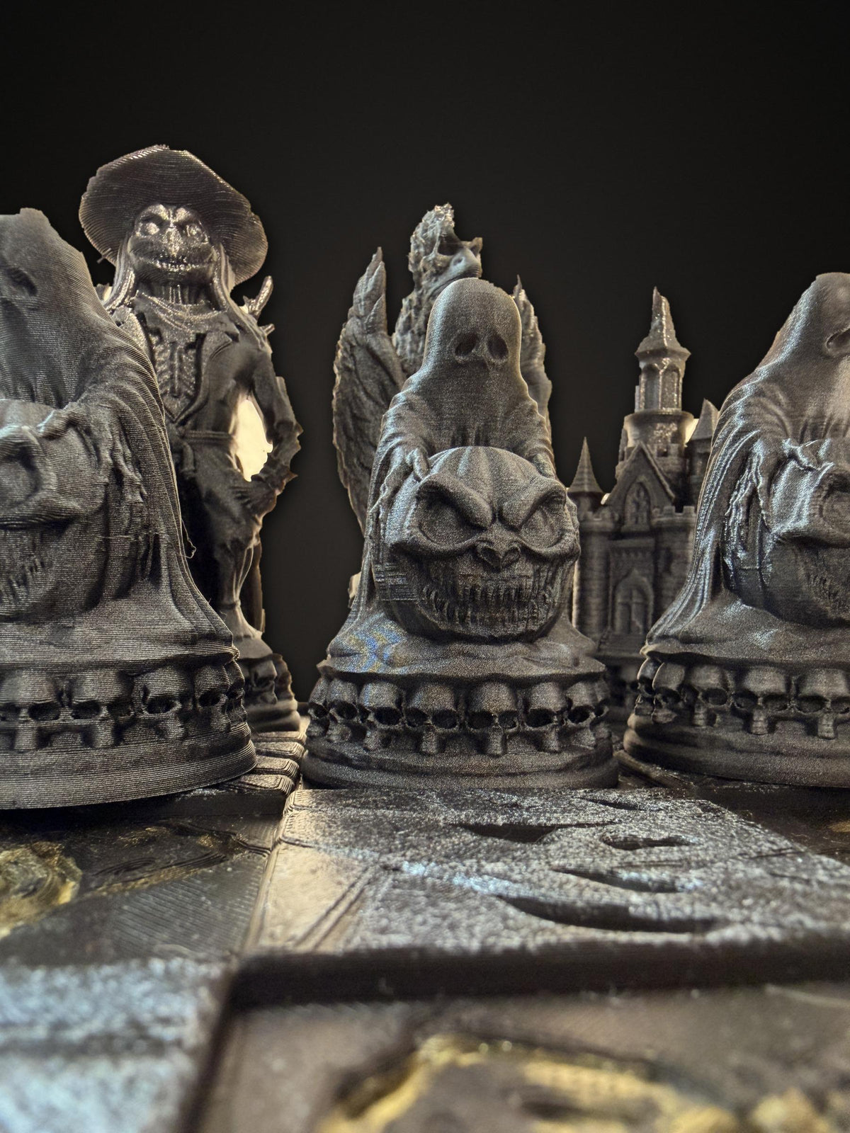 Halloween Chess Set Hand Painted – Gothic Chess Board with 32 Pieces – Witches, Ghosts & Haunted Castle – Horror Decor Gift – Ansicht 10