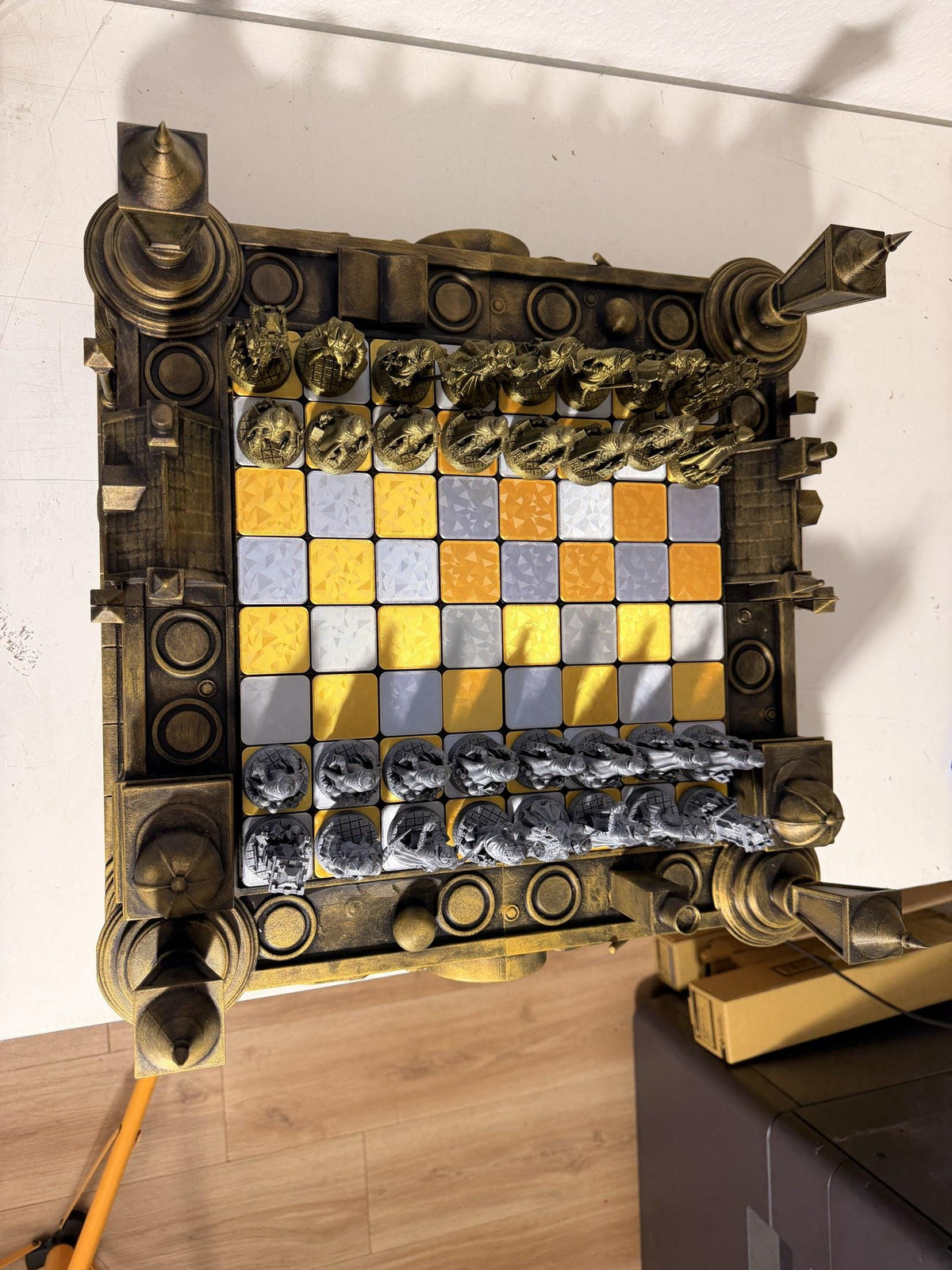 Sherlock Schachspiel handbemalt – Viktorianisches London Schachbrett mit 32 Figuren – Detektiv, Bobbys & Gaslaternen – Geschenk – Ansicht 7