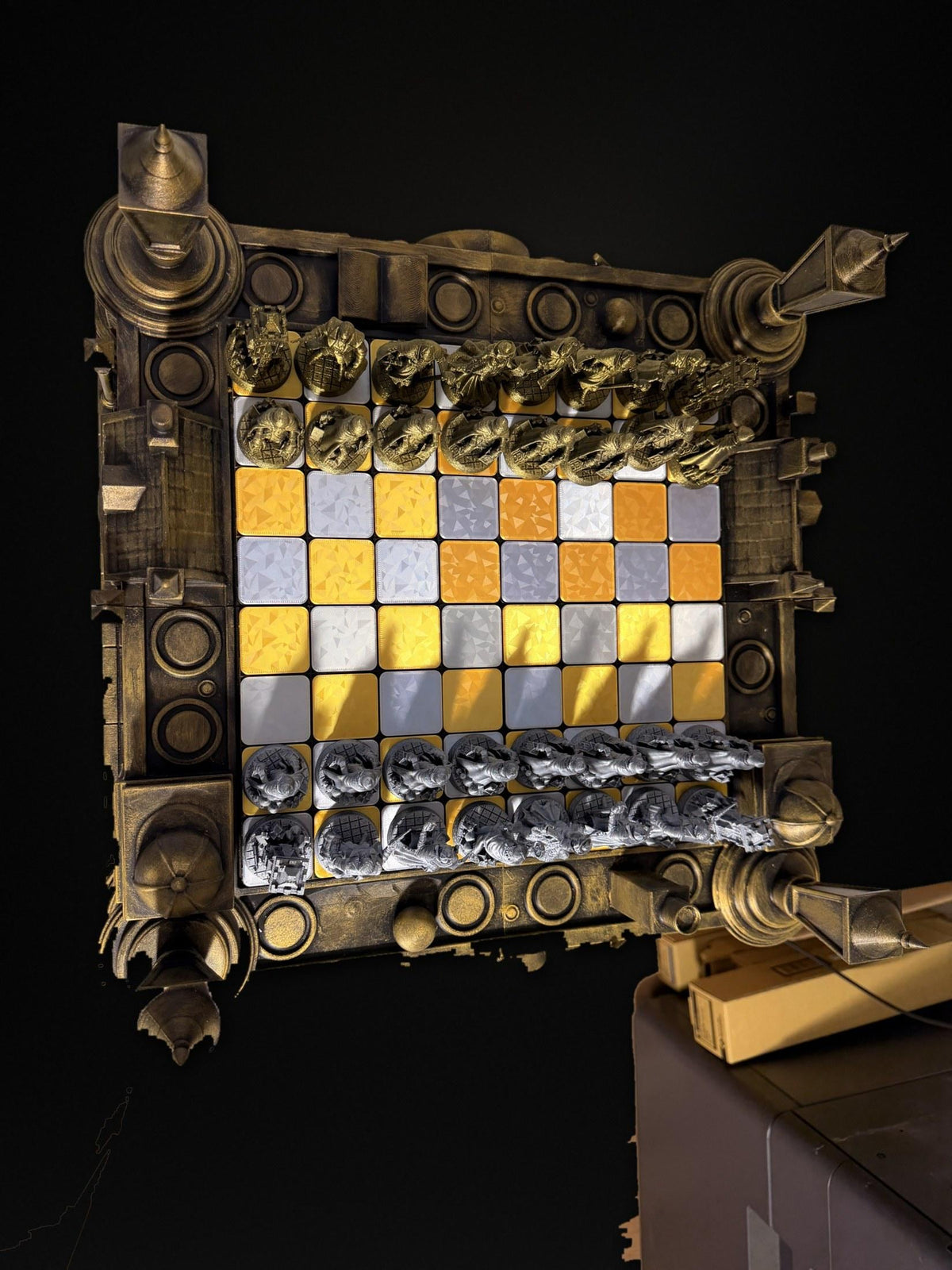 Sherlock Chess Set Hand Painted – Victorian London Chess Board with 32 Pieces – Detective, Bobbies & Gas Lamps – Gift – Ansicht 3