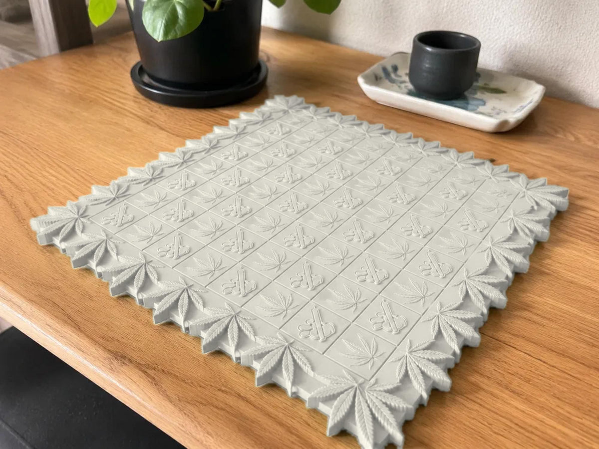 Blatt-Schachbrett mit Relief – dekoratives 8×8-Brett – Ansicht 3