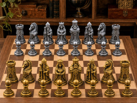Historischer Kreuzorden – komplettes 32-teiliges Schachfigurenset – Ansicht 1